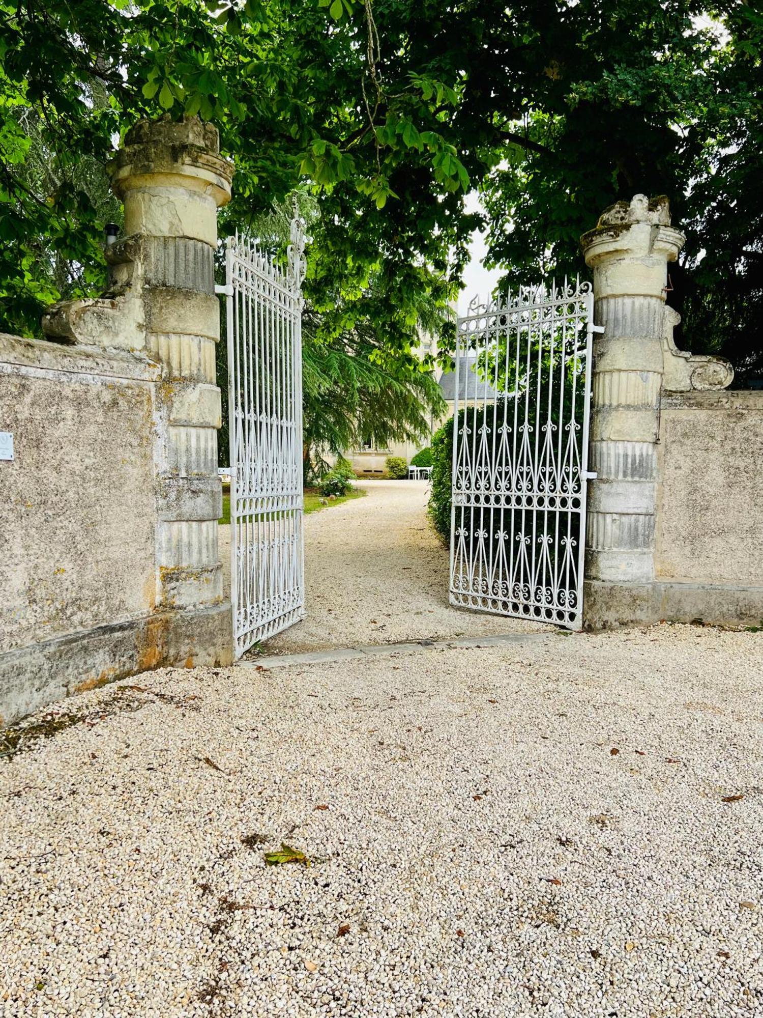 Le Chateau De Leugny Oiron Exterior foto